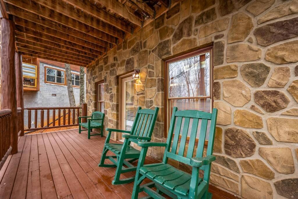 Log Cabin, Hot Tub, Fireplace, Pool Table & Views! Sevierville Exterior foto
